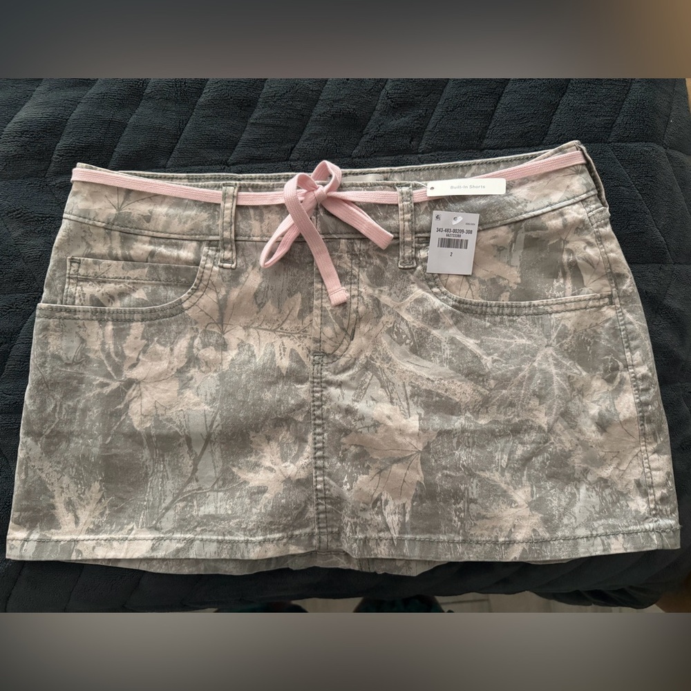 Hollister Gray Leaf-Print Mini Skirt with Pink Waist Tie